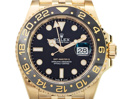 Title: GMT-Master ll 126718GRNR
Brand: Rolex
Model: GMT-Master ll
Ref: 126718GRNR
Category: Pilot
Diameter: 40mm
Functions: Dato, GMT
Year: 2023
Price: null
Condition: undefined
Dial Color: Sort
Strap: Metal
Case material: Guld
Gender: Herre
Match: 100.0%
Billedet er ejet af Urbørsen (102222) Et Rolex ur