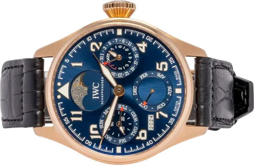 Title: Big Pilot’s Watch Perpetual Calendar Edition “Le Petit Prince” 46.2, Blå, 5N Guld, Læder
Brand: IWC
Model: Big Pilot's Watch Perpetual Calendar Editon "Le Petit Prince"
Ref: IW502802
Category: Pilot
Diameter: 46mm
Functions: Dato, Ugedag, Månefase
Year: 2013
Price:
Condition: 9.8
Dial Color: Blå
Strap: Læder
Case material: Guld
Gender: Herre
Match: 100.0%
Billedet er ejet af Urhandleren (102484) Et IWC ur