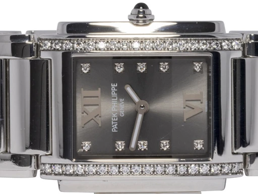 Title: Twenty4, 25 x 30, Grå, Diamant, Stål
Brand: Patek Philippe
Model: Twenty4
Ref: 4910
Category: Dress
Diameter: nullmm
Functions: 
Year: null
Price: 99900
Condition: undefined
Dial Color: Grå
Strap: Metal
Case material: Stål
Gender: Dame
Match: 100.0%
Billedet er ejet af Urhandleren (102544) Et Patek Philippe ur