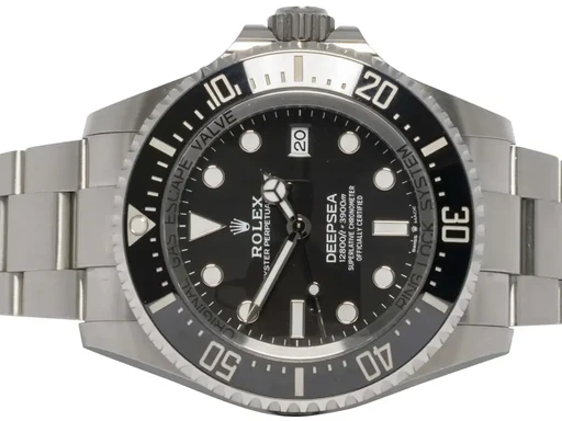 Title: Deepsea 44, Sort, Stål Oyster
Brand: Rolex
Model: Deepsea
Ref: 136660
Category: Dykker
Diameter: 44mm
Functions: Dato
Year: 2024
Price:
Condition: 7.0
Dial Color: Sort
Strap: Metal
Case material: Stål
Gender: Herre
Match: 100.0%
Billedet er ejet af Urhandleren (387816) Et Rolex ur