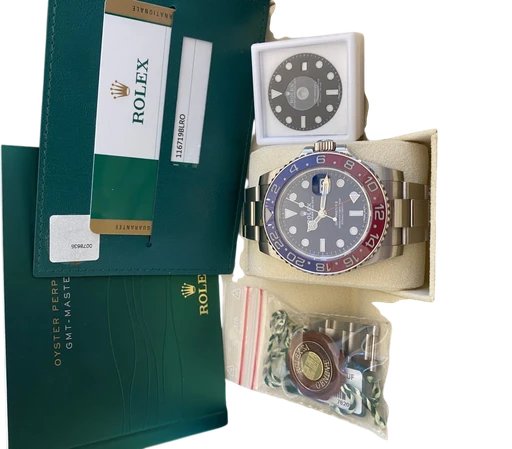 Title: GMT-Master
Brand: Rolex
Model: GMT-Master
Ref: 116719BLRO
Category: Pilot
Diameter: nullmm
Functions: Dato, GMT
Year: 2015
Price: 225000
Condition: 9.0
Dial Color: Sort
Strap: Metal
Case material: Stål
Gender: Herre
Match: 100.0%
Billedet er ejet af Urbørsen (140391) Et Rolex ur