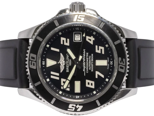 Title: Superocean 42, Sort, Gummi
Brand: Breitling
Model: Superocean
Ref: A17364
Category: Dykker
Diameter: 42mm
Functions: Dato
Year: 2010
Price: 19900
Condition: 7.0
Dial Color: Sort
Strap: Gummi
Case material: Stål
Gender: Herre
Match: 100.0%
Billedet er ejet af Urhandleren (258968) Et Breitling ur
