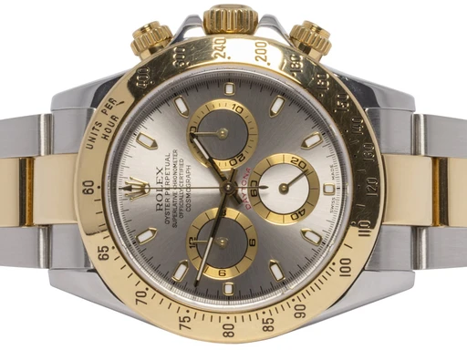Title: Daytona 40, Sølv, Guld / Stål, Oyster
Brand: Rolex
Model: Cosmograph Daytona
Ref: 116523
Category: Racing
Diameter: 40mm
Functions: Kronograf, Dato
Year: 2002
Price: 139900
Condition: undefined
Dial Color: Sølv
Strap: Metal
Case material: Stål
Gender: Herre
Match: 100.0%
Billedet er ejet af Urhandleren (102522) Et Rolex ur