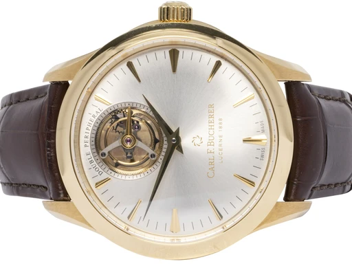 Title: Carl. F. Bucherer Manero Tourbillon Double Peripheral 43.1, Sølv, Guld, Læder
Brand: Carl F. Bucherer
Model: Manero Tourbillon Double Peripheral
Ref: 00.10920.01.13.01
Category: Dress
Diameter: 43mm
Functions: Tourbillon
Year: 2024
Price: null
Condition: undefined
Dial Color: Sølv
Strap: Læder
Case material: Guld
Gender: Herre
Match: 100.0%
Billedet er ejet af Urhandleren (129084) Et Carl F. Bucherer ur