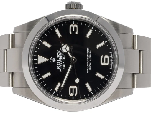 Title: Explorer 1 40, Sort, Stål, Oyster
Brand: Rolex
Model: Explorer I
Ref: 224270
Category: Sport
Diameter: 40mm
Functions: 
Year: 2024
Price: 64900
Condition: undefined
Dial Color: Sort
Strap: Metal
Case material: Stål
Gender: Herre
Match: 100.0%
Billedet er ejet af Urhandleren (341716) Et Rolex ur