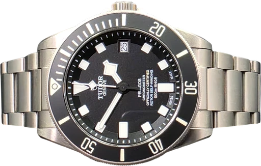 Titel: Pelagos 42 mm dykkerur i titanium (Nyhed)
Mærke: Tudor
Model: Pelagos
Ref.: M25600TN
Årgang: 2019
Tilbehør: Boks og Papirer
Stand: 9.0 (Brugt)
Pris: 26.900 kr.
Diameter: 42mm
Funktioner: Dato
Skivefarve: Sort
Rem: Metal
Kassemateriale: Titanium
Kategori: Dykker
Køn: Herre
Match: 100.0%
Billedet ejes af WatchMania (1203394) Et Tudor ur