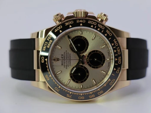 Title: Cosmograph Daytona 126515Ln
Brand: Rolex
Model: Cosmograph Daytona
Ref: 126515LN
Category: Racing
Diameter: 40mm
Functions: Kronograf
Year: 2023
Price: 280000
Condition: 9.5
Dial Color: Guld
Strap: Andet
Case material: Guld
Gender: Herre
Match: 100.0%
Billedet er ejet af WeWatches (175759) Et Rolex ur