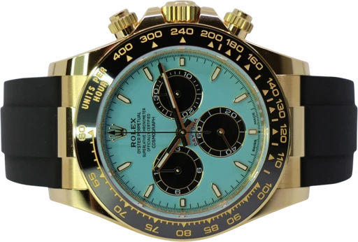 Title: Cosmograph Daytona 126518Ln “Tiffany” – New 01/2026 (New)
Brand: Rolex
Model: Cosmograph Daytona
Ref: 126518LN
Category: Racing
Diameter: 40mm
Functions: Kronograf
Year: 2026
Price: 629000
Condition: 10.0
Dial Color: Blå
Strap: Andet
Case material: Guld
Gender: Herre
Match: 100.0%
Billedet er ejet af WeWatches (657077) Et Rolex ur