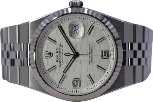 Title: Land-Dweller 40Mm 127334 – New 03/2026 (New)
Brand: Rolex
Model: Land-Dweller
Ref: 127334
Category: Sport
Diameter: 40mm
Functions: Dato
Year: 2026
Price: 183000
Condition: 10.0
Dial Color: Hvid
Strap: Metal
Case material: Stål
Gender: Herre
Match: 100.0%
Billedet er ejet af WeWatches (824405) Et Rolex ur