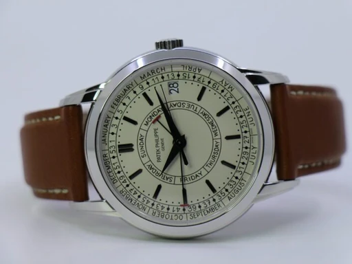 Title: Calatrava 5212A-001 – New 09/2023
Brand: Patek Philippe
Model: Calatrava Weekly Calendar
Ref: 5212A-001
Category: Dress
Diameter: 40mm
Functions: Dato, Ugedag
Year: 2023
Price: 220000
Condition: undefined
Dial Color: Hvid
Strap: Læder
Case material: Stål
Gender: Herre
Match: 100.0%
Billedet er ejet af WeWatches (136930) Et Patek Philippe ur