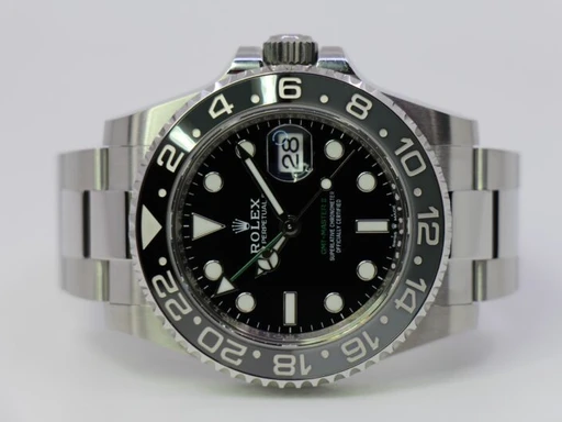 Title: Gmt-Master II 126710Grnr – New 12/2024 *Reserveret (Bruce Wayne)
Brand: Rolex
Model: GMT - Master II
Ref: 126710GRNR
Category: Sport
Diameter: 40mm
Functions: Dato, GMT
Year: 2024
Price: 132000
Condition: undefined
Dial Color: Sort
Strap: Metal
Case material: Stål
Gender: Herre
Match: 100.0%
Billedet er ejet af WeWatches (136936) Et Rolex ur