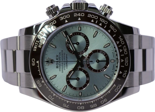 Titel: Cosmograph Daytona 126506 Platinum – Like New (Nyhed)
Mærke: Rolex
Model: Cosmograph Daytona
Ref.: 126506
Årgang: 2025
Tilbehør: Boks og Papirer
Stand: 9.8 (Brugt)
Pris: 785.000 kr.
Diameter: 40mm
Funktioner: Kronograf
Skivefarve: Blå
Rem: Metal
Kassemateriale: Plastik
Kategori: Racing
Køn: Herre
Match: 100.0%
Billedet ejes af WeWatches (1099996) Et Rolex ur