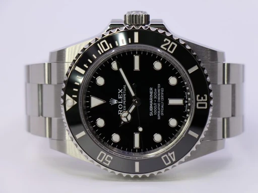 Title: Submariner 124060 – New 09/2025
Brand: Rolex
Model: Submariner
Ref: 124060
Category: Dykker
Diameter: 41mm
Functions: Dato
Year: 2025
Price: 91000
Condition: 10.0
Dial Color: Sort
Strap: Metal
Case material: Stål
Gender: Herre
Match: 100.0%
Billedet er ejet af WeWatches (509851) Et Rolex ur