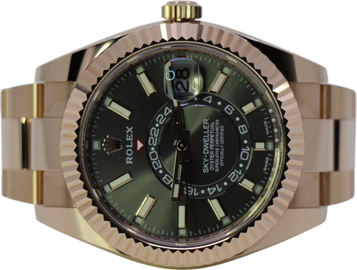 Title: Sky-Dweller 326935 – New 03/2025
Brand: Rolex
Model: Sky-Dweller
Ref: 326935
Category: Dress
Diameter: 42mm
Functions: Dato, GMT
Year: 2025
Price: 390000
Condition: 10.0
Dial Color: Grå
Strap: Metal
Case material: Guld
Gender: Herre
Match: 100.0%
Billedet er ejet af WeWatches (136913) Et Rolex ur