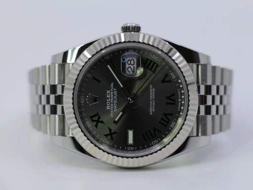 Title: Datejust 41Mm 126334 – Like New *Reserveret
Brand: Rolex
Model: Datejust 41
Ref: 126334
Category: Dress
Diameter: 41mm
Functions: Dato
Year: 2024
Price: 101000
Condition: undefined
Dial Color: Grå
Strap: Metal
Case material: Stål
Gender: Herre
Match: 100.0%
Billedet er ejet af WeWatches (136933) Et Rolex ur
