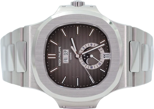 Titel: Nautilus 5726/1A-001 – New (Nyhed)
Mærke: Patek Philippe
Model: Nautilus
Ref.: 5726/1A-001
Årgang: 2018
Tilbehør: Boks og Papirer
Stand: 10.0 (Nyt)
Pris: 800.000 kr.
Diameter: 41mm
Funktioner: Ugedag, Dato, Månefase
Skivefarve: Grå
Rem: Metal
Kassemateriale: Stål
Kategori: Sport
Køn: Herre
Match: 100.0%
Billedet ejes af WeWatches (1161064) Et Patek Philippe ur