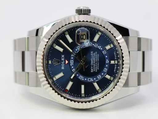 Title: Sky-Dweller 336934 – New *Reserveret
Brand: Rolex
Model: Sky-Dweller
Ref: 336934
Category: Dress
Diameter: 42mm
Functions: Dato, GMT, Ugedag
Year: 2024
Price: 155000
Condition: undefined
Dial Color: Blå
Strap: Metal
Case material: Stål
Gender: Herre
Match: 100.0%
Billedet er ejet af WeWatches (136937) Et Rolex ur