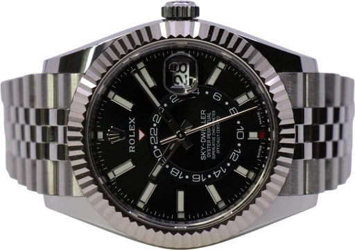 Titel: Sky-Dweller 326934 Black – Like New (Nyhed)
Mærke: Rolex
Model: SKY-DWELLER
Ref.: 326934
Årgang: 2023
Tilbehør: Boks og Papirer
Stand: 9.5 (Brugt)
Pris: 140.000 kr.
Diameter: 42mm
Funktioner: Dato, GMT
Skivefarve: Sort
Rem: Metal
Kassemateriale: Stål
Kategori: Dress
Køn: Herre
Match: 100.0%
Billedet ejes af WeWatches (1068374) Et Rolex ur