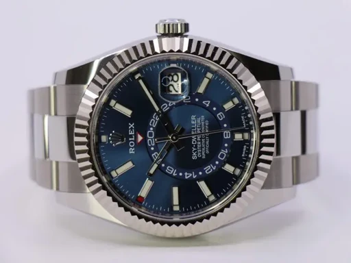 Title: Sky-Dweller 326934 – New
Brand: Rolex
Model: Sky-Dweller
Ref: 326934
Category: Dress
Diameter: 42mm
Functions: Dato, GMT, Ugedag
Year: 2019
Price: 124000
Condition: undefined
Dial Color: Blå
Strap: Metal
Case material: Stål
Gender: Herre
Match: 100.0%
Billedet er ejet af WeWatches (419095) Et Rolex ur