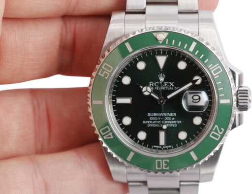 Title: Submariner (Hulk) (New)
Brand: Rolex
Model: Submariner
Ref: 116610LV
Category: Dykker
Diameter: 40mm
Functions: Dato
Year: 2016
Price: 130000
Condition: 8.0
Dial Color: Grøn
Strap: Metal
Case material: Stål
Gender: Herre
Match: 100.0%
Billedet er ejet af Wine & Watches (923043) Et Rolex ur