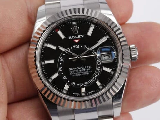 Title: Sky-Dweller
Brand: Rolex
Model: Sky-dweller
Ref: 326934
Category: Dress
Diameter: 42mm
Functions: Dato, GMT
Year: 2020
Price: 126000
Condition: undefined
Dial Color: Sort
Strap: Metal
Case material: Stål
Gender: Herre
Match: 100.0%
Billedet er ejet af Wine & Watches (102161) Et Rolex ur