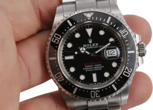 Title: Sea-Dweller
Brand: Rolex
Model: Sea-Dweller
Ref: 126600
Category: Dykker
Diameter: 43mm
Functions: Dato
Year: 2022
Price: 82000
Condition: 8.5
Dial Color: Sort
Strap: Metal
Case material: Stål
Gender: Herre
Match: 100.0%
Billedet er ejet af Wine & Watches (117449) Et Rolex ur