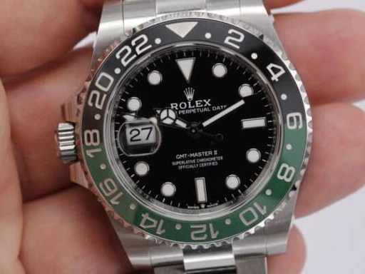 Title: Gmt-Master Ii (Sprite)
Brand: Rolex
Model: GMT-Master II
Ref: 126720VTNR
Category: Pilot
Diameter: 40mm
Functions: Dato, GMT
Year: 2023
Price: 115000
Condition: undefined
Dial Color: Sort
Strap: Metal
Case material: Stål
Gender: Herre
Match: 100.0%
Billedet er ejet af Wine & Watches (190027) Et Rolex ur