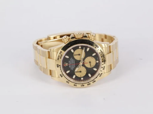 Title: DAYTONA (Paul Newman)
Brand: Rolex
Model: Daytona
Ref: 116508
Category: Racing
Diameter: 40mm
Functions: Kronograf, Dato
Year: 2021
Price: 315000
Condition: undefined
Dial Color: Sort
Strap: Metal
Case material: Guld
Gender: Herre
Match: 100.0%
Billedet er ejet af Wine & Watches (102185) Et Rolex ur