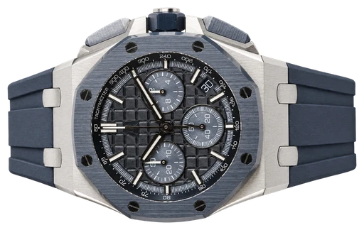 Titel: Royal Oak Offshore Chronograph
Mærke: Audemars Piguet
Model: Royal Oak Offshore Chronograph
Ref.: 26420SO.OO.A029VE.01
Årgang: 2026
Tilbehør: Boks og Papirer
Stand: 10.0 (Nyt)
Pris: 300.000 kr.
Diameter: 43mm
Funktioner: Kronograf, Dato
Skivefarve: Blå
Rem: Gummi
Kassemateriale: Stål
Kategori: Racing
Køn: Herre
Match: 100.0%
Billedet ejes af Wine & Watches (1005484) Et Audemars Piguet ur
