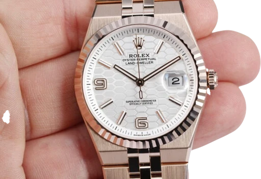 Title: Land-Dweller (New)
Brand: Rolex
Model: Land-dweller
Ref: 127335
Category: Dress
Diameter: 40mm
Functions: Dato
Year: 2025
Price: 399000
Condition: 10.0
Dial Color: Hvid
Strap: Metal
Case material: Guld
Gender: Herre
Match: 100.0%
Billedet er ejet af Wine & Watches (613206) Et Rolex ur