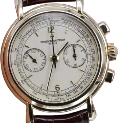 Title: Chronograph
Brand: Vacheron Constantin
Model: Chronograph
Ref: 47101
Category: Racing
Diameter: 36mm
Functions: Kronograf, Dato
Year: 1996
Price: 240000
Condition: 9.0
Dial Color: Hvid
Strap: Læder
Case material: Guld
Gender: Herre
Match: 100.0%
Billedet er ejet af Wine & Watches (335469) Et Vacheron Constantin ur