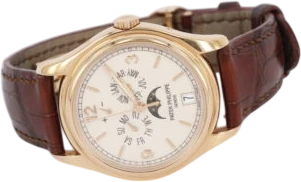 Title: Annual Calendar 5146R
Brand: Patek Philippe
Model: Annual Calendar
Ref: 5146R
Category: Dress
Diameter: 39mm
Functions: Dato, Ugedag, Månefase
Year: 2015
Price: 290000
Condition: 8.5
Dial Color: Hvid
Strap: Læder
Case material: Guld
Gender: Herre
Match: 100.0%
Billedet er ejet af Wine & Watches (102181) Et Patek Philippe ur